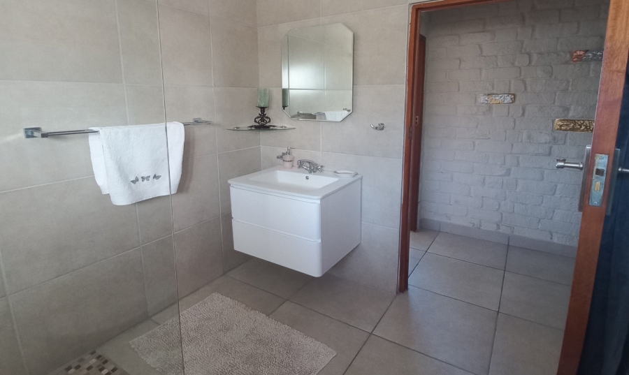 5 Bedroom Property for Sale in Dana Bay Western Cape